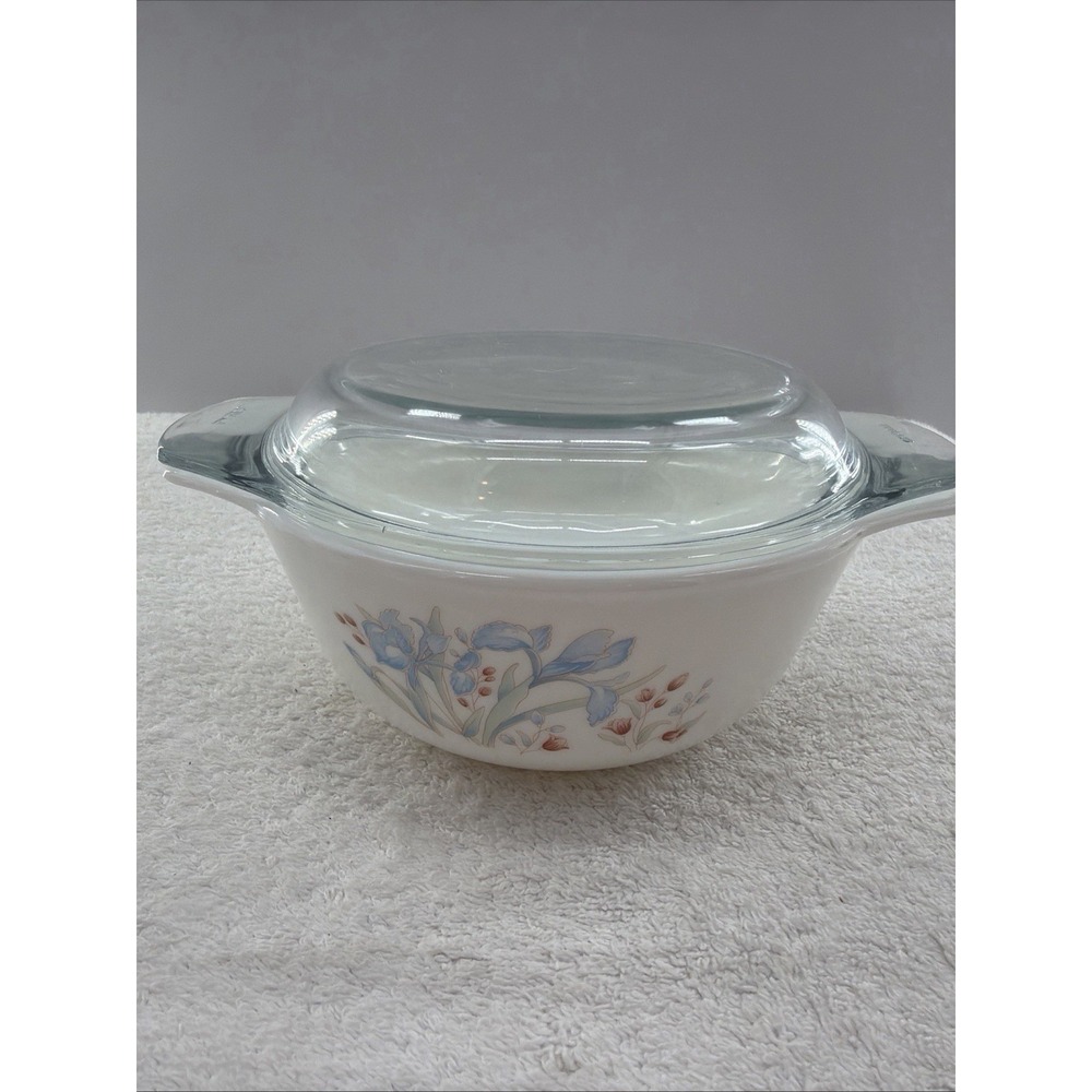 Vintage Pyrex England 1 qt Casserole Dish, Blue Iris pattern with Pyrex Lid